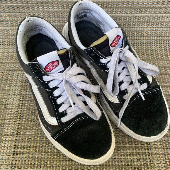 Vans - Picture 1 of 4
